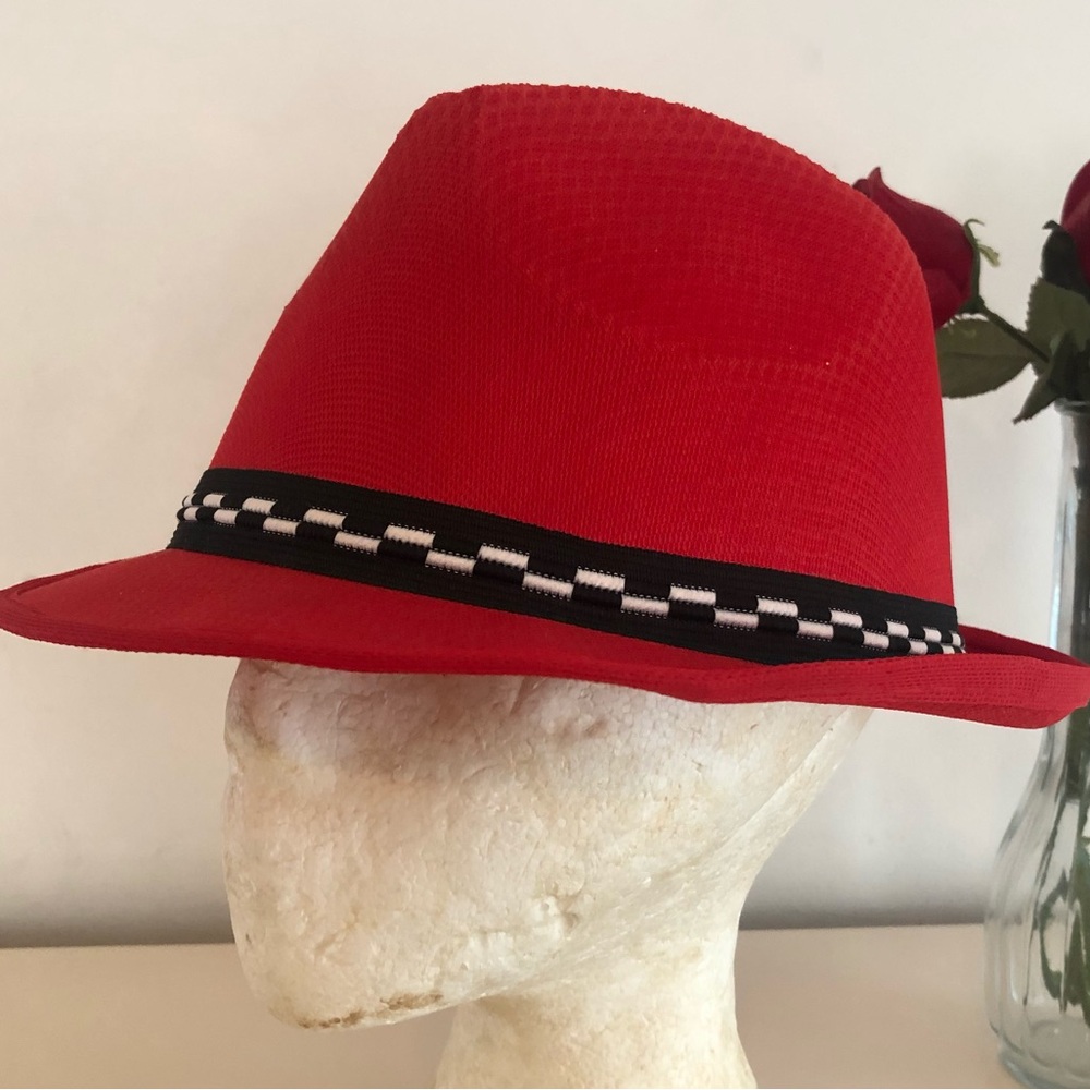 🎩 Fedora Hat